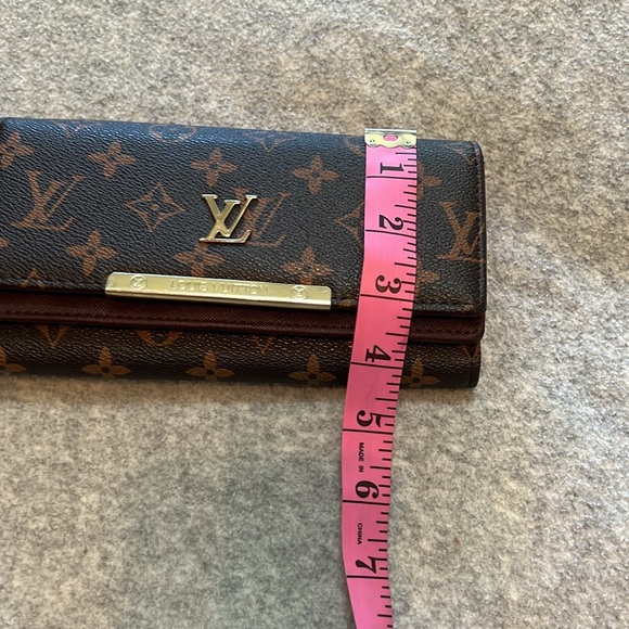 EUC LV Inspired Wallet - Picture 10 of 16